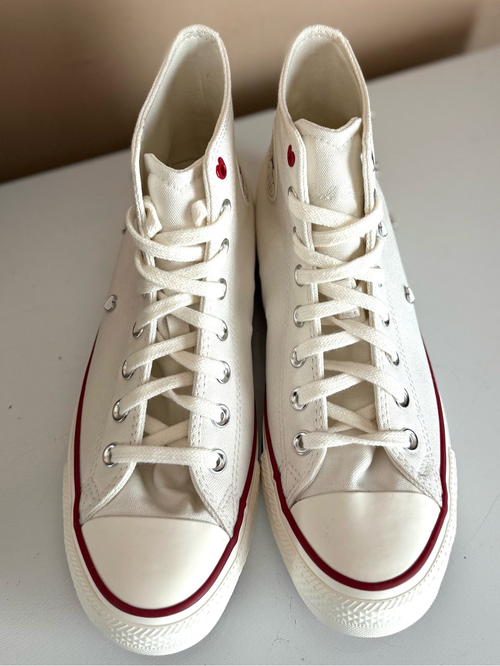 CONVERSE CHUCK TAYLOR ALL STAR WOMEN'S 10 VINTAGE WHITE HEARTS HIGH TOP NEW BOX - Picture 6 of 9